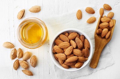 ALMOND OIL(kashmiri Desi) 
